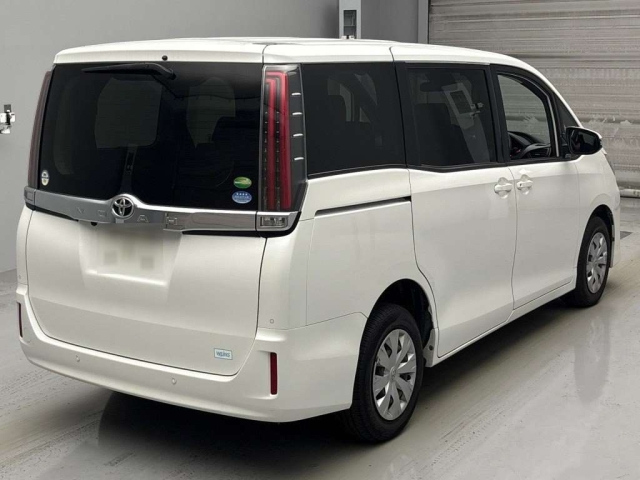 TOYOTA NOAH 2019