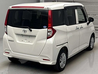 TOYOTA ROOMY 2020