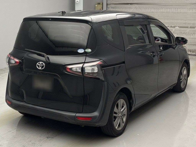 TOYOTA SIENTA 2015