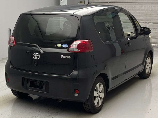 TOYOTA PORTE 2011