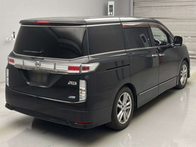 NISSAN ELGRAND 2010