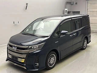 TOYOTA NOAH 2018