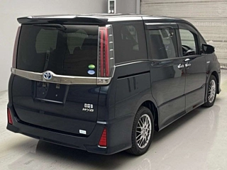 TOYOTA NOAH 2018