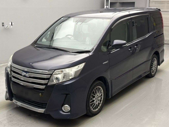 TOYOTA NOAH 2016