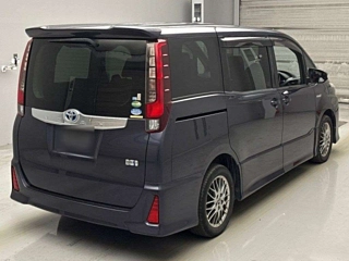 TOYOTA NOAH 2016