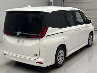 TOYOTA NOAH 2022