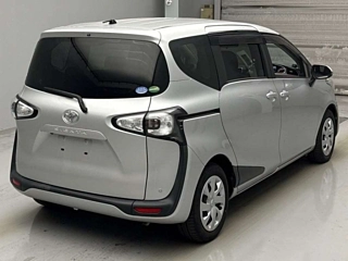 TOYOTA SIENTA 2017