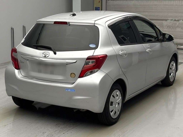 TOYOTA VITZ 2016