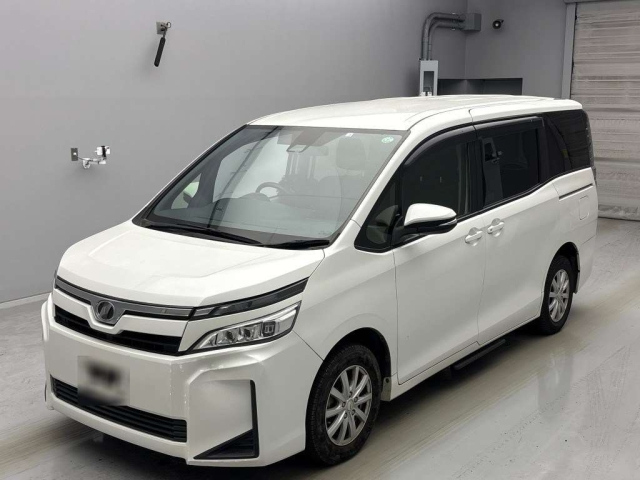 TOYOTA VOXY 2020