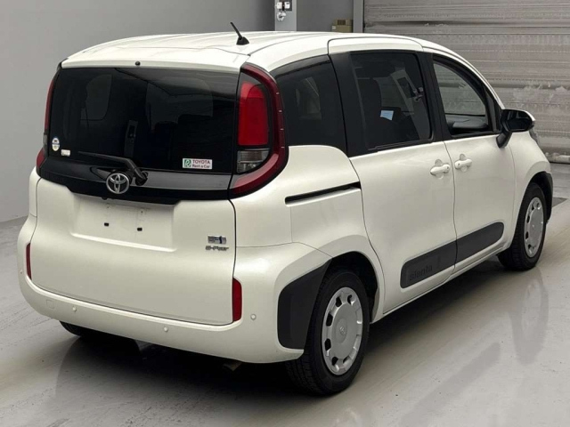 TOYOTA SIENTA 2022