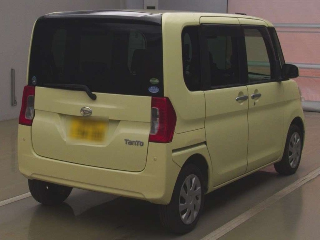 DAIHATSU TANTO 2016