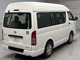 TOYOTA HIACE VAN 2013
