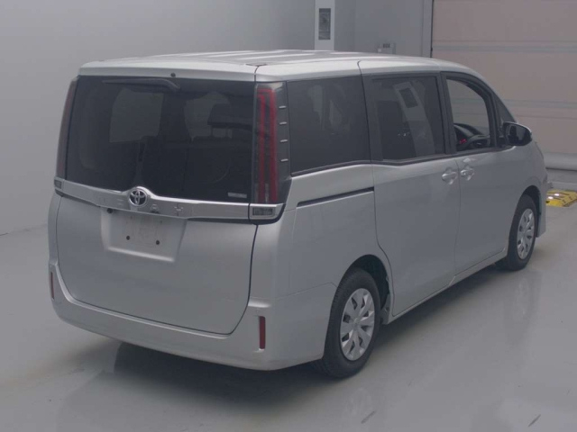 TOYOTA NOAH 2021