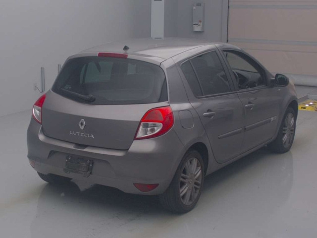 RENAULT LUTECIA 2012