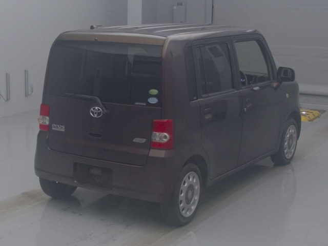 TOYOTA PIXIS SPACE 2014