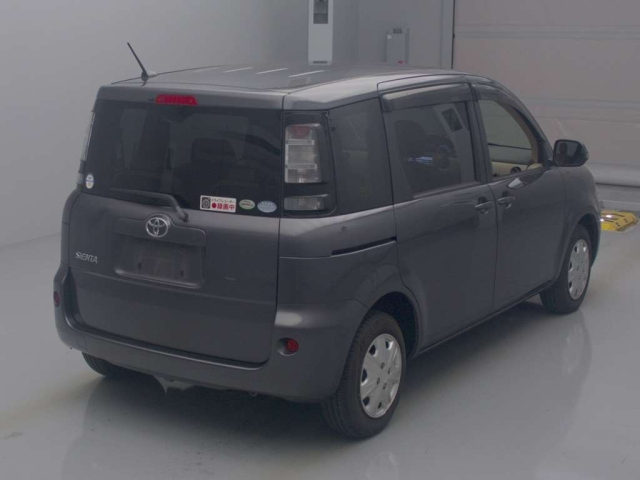 TOYOTA SIENTA 2011