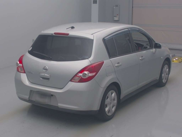 NISSAN TIIDA 2010