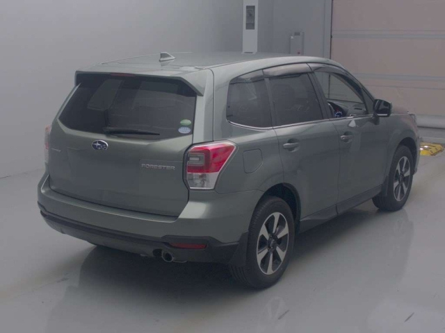 SUBARU FORESTER 2017