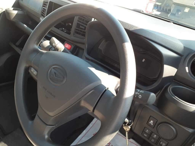 DAIHATSU MIRA E S 2025