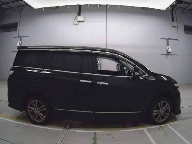 NISSAN ELGRAND 2012
