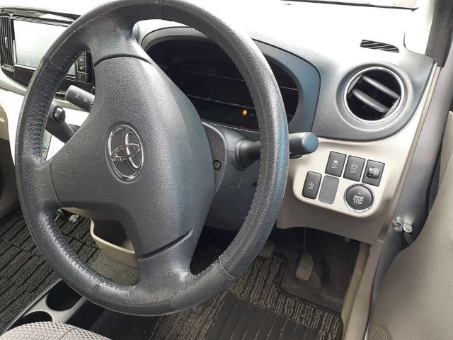 TOYOTA PIXIS EPOCH 2016