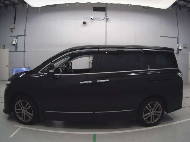 NISSAN ELGRAND 2012