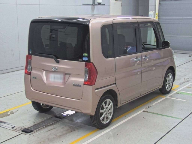 DAIHATSU TANTO 2015