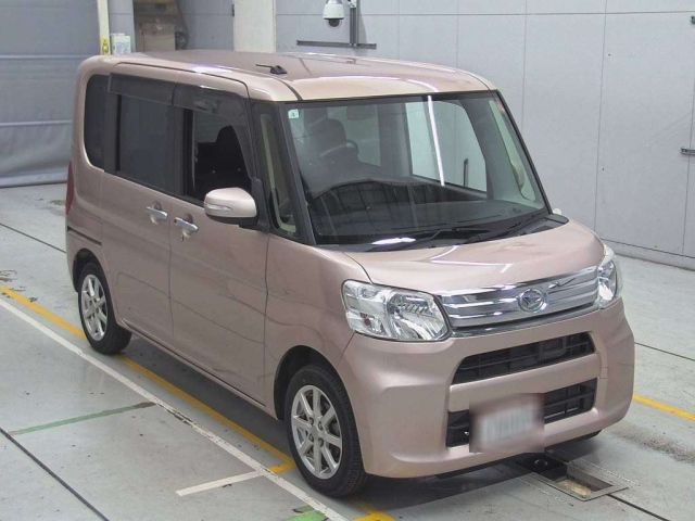 DAIHATSU TANTO 2015