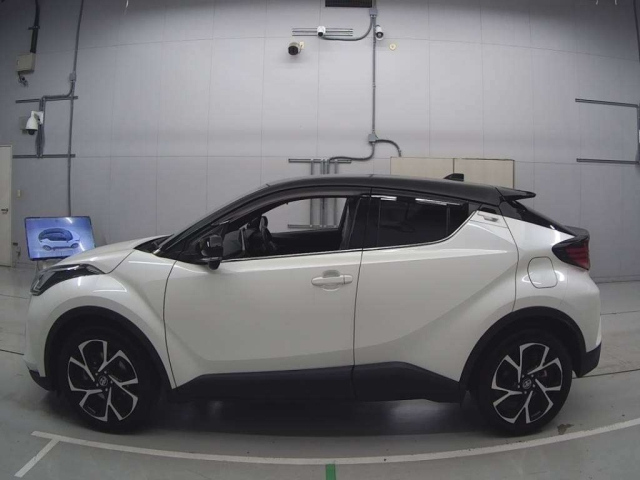 TOYOTA C-HR 2021