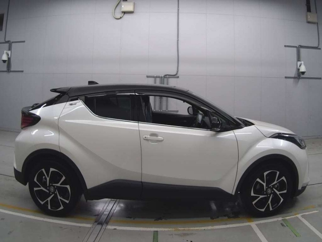 TOYOTA C-HR 2021
