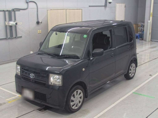 TOYOTA PIXIS SPACE 2011