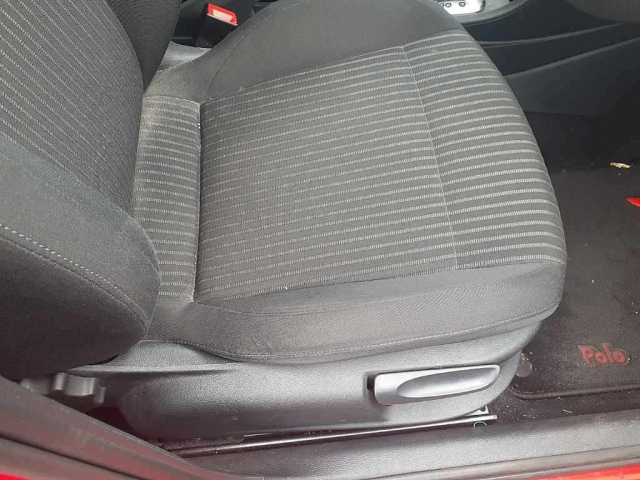 VOLKSWAGEN POLO 2012