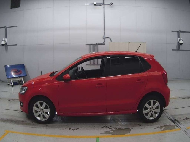 VOLKSWAGEN POLO 2012