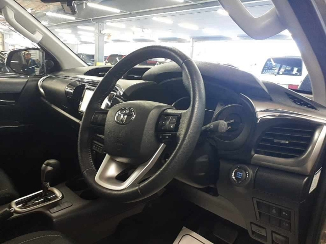 TOYOTA HILUX 2022
