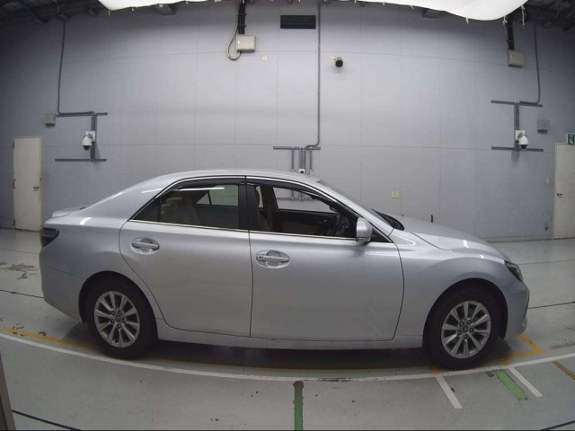 TOYOTA MARK X 2018