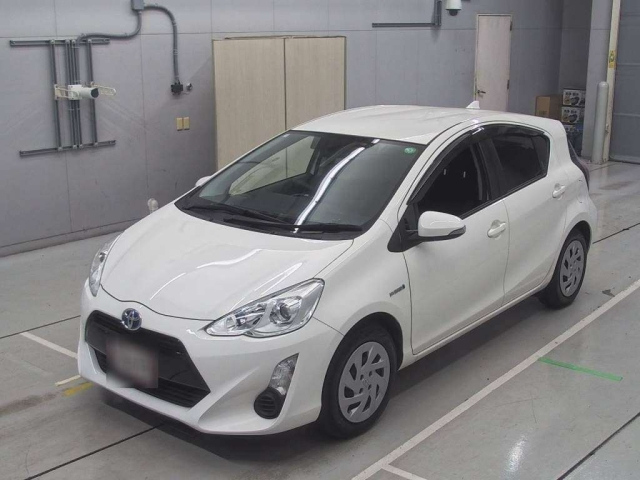 TOYOTA AQUA 2016