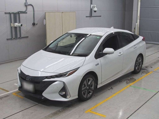 TOYOTA PRIUS PHV 2021