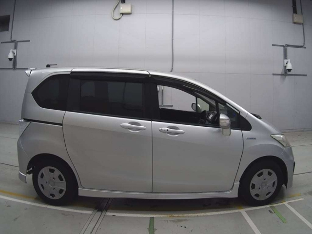 HONDA FREED 2013
