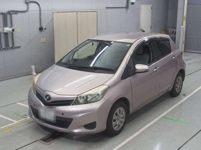 TOYOTA VITZ 2011