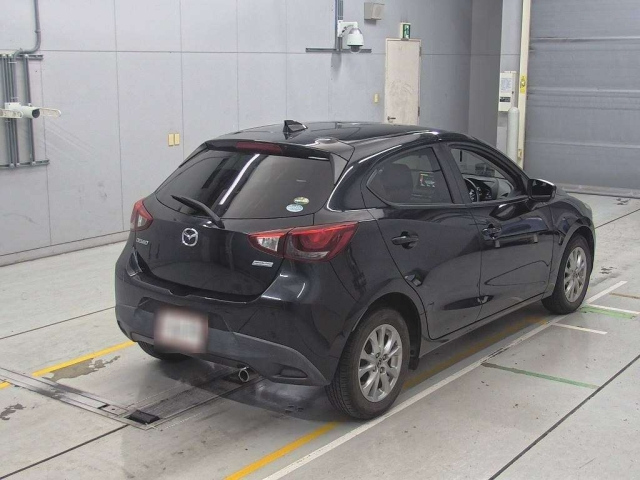 MAZDA DEMIO 2016