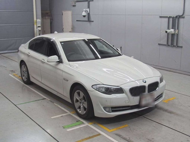 BMW 5 SERIES 2012