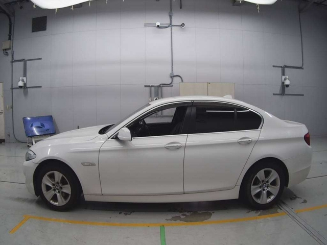 BMW 5 SERIES 2012