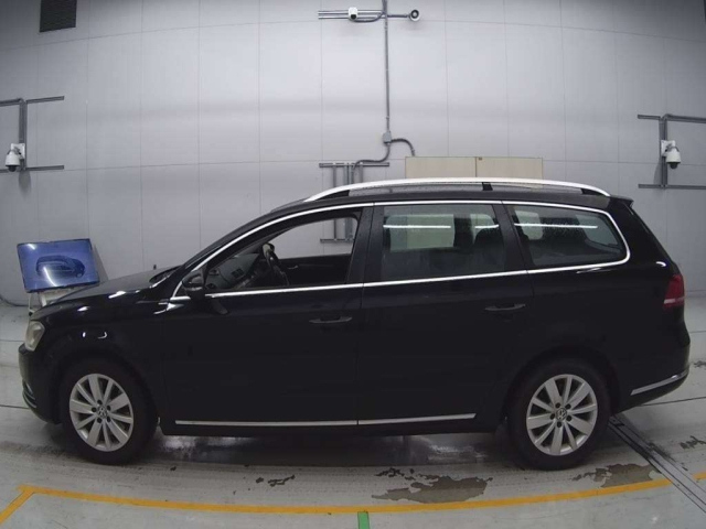 VOLKSWAGEN PASSAT VARIANT 2012