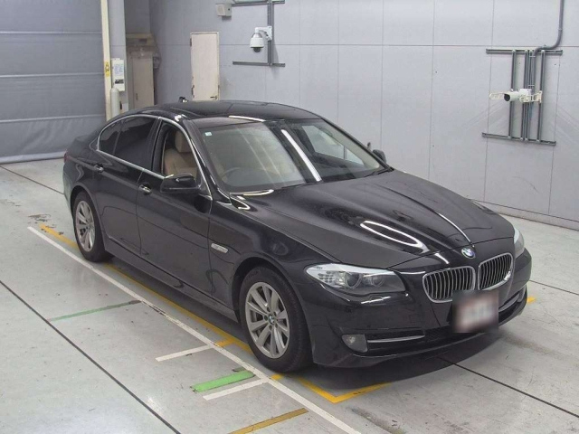 BMW 5 SERIES 2010