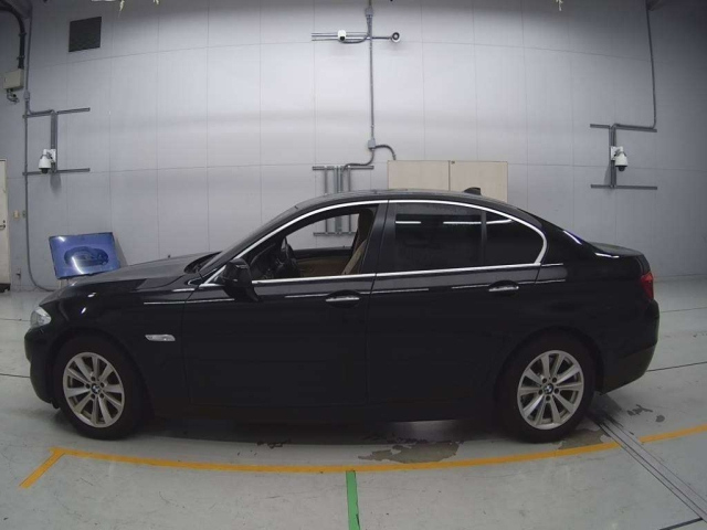 BMW 5 SERIES 2010