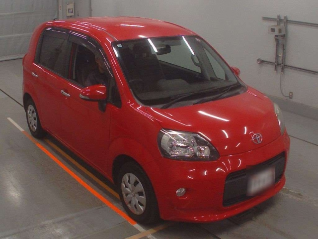 TOYOTA PORTE 2014