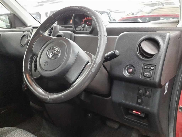 TOYOTA PORTE 2014