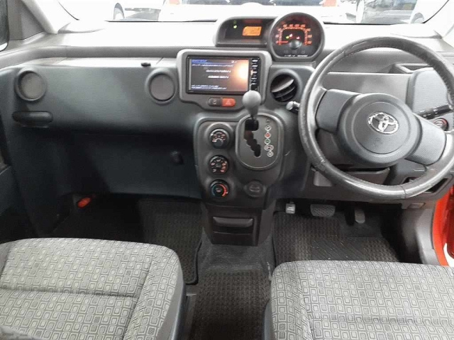 TOYOTA PORTE 2014
