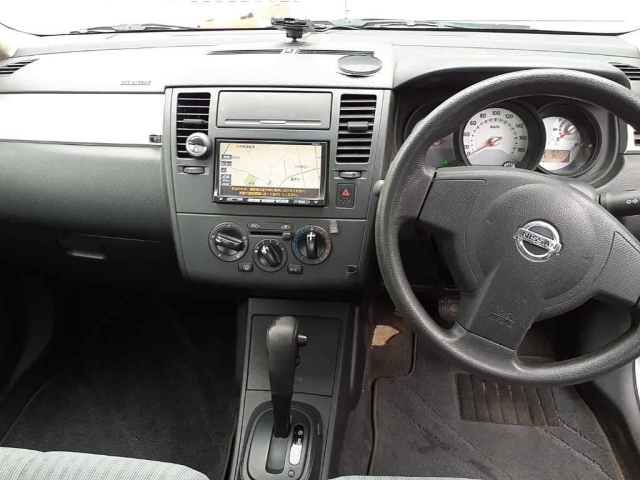 NISSAN TIIDA LATIO 2010