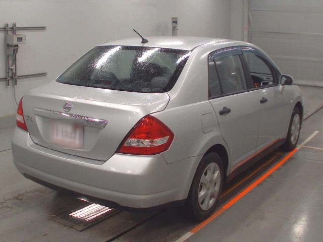 NISSAN TIIDA LATIO 2010